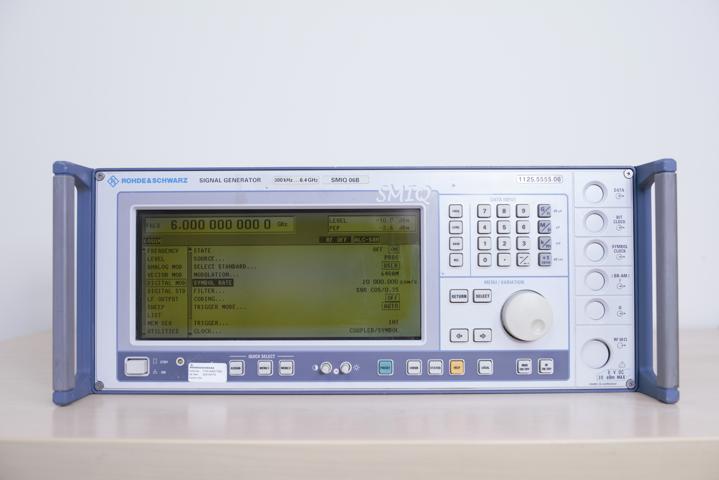 Генератор сигналов Rohde & Schwarz SMIQ